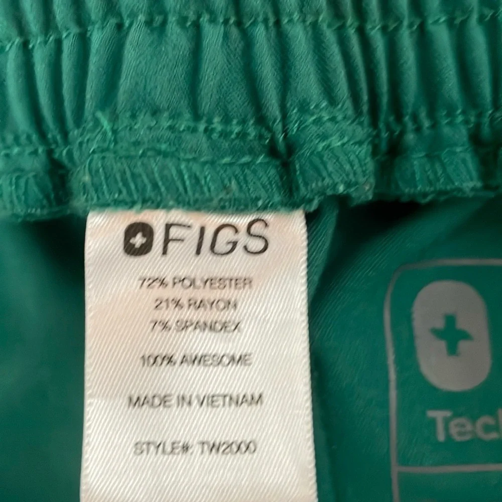 FIGS Technical Collection Pants Size Small